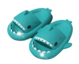 grube-klapki-na-basen-rekiny-antyposlizgowe-kapcie-shark-morskie-44-45
