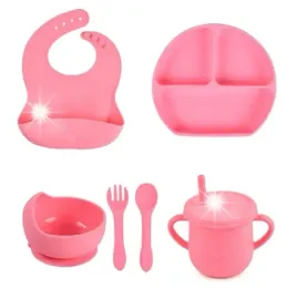pierwsze-naczynia-zestaw-do-karmienia-dla-dzieci-silikonowe-pink