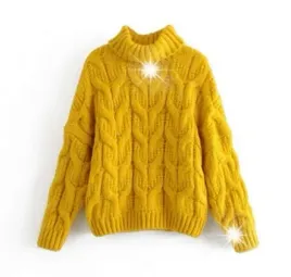 sweter-cieply-mily-gruby-pleciony-z-golf-em-zolty