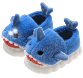dzieciece-kapcie-domowe-pluszowe-cieple-miekkie-rekin-shark-26-27