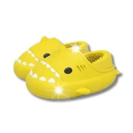 kapcie-rekiny-dzieciece-laczki-ocieplane-cieple-shark-29-30