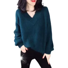 sweter-damski-z-dekoltem-w-serek-morski-prazkowany