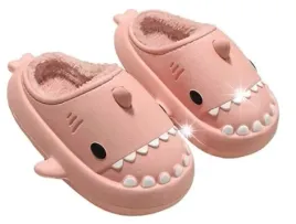 kapcie-rekiny-dzieciece-ocieplane-laczki-cieple-shark-33-35
