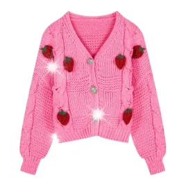 sweter-rozowy-w-truskawki-kardigan-z-guzikami