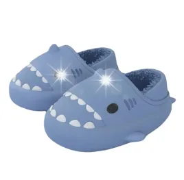 kapcie-domowe-pluszowe-rekiny-ocieplane-laczki-shark-44-45