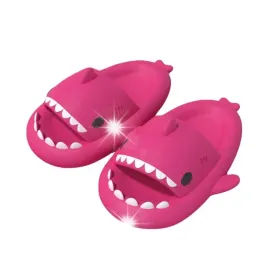 grube-klapki-na-basen-rekiny-antyposlizgowe-kapcie-shark-czerwone-red-38-39