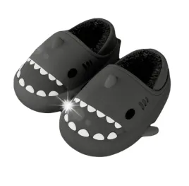 kapcie-rekiny-dzieciece-ocieplane-laczki-cieple-shark-23-25
