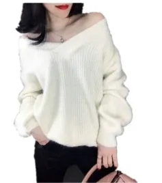 sweter-cieply-z-dekoltem-w-serek-bialy-kremowy