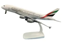 model-samolotu-emirates-airbus-a380-kolekcjonerska-replika-20cm-1-200