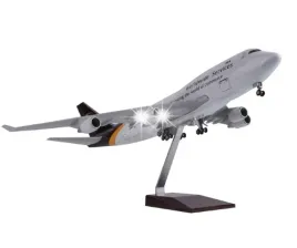 model-samolotu-boeing-747-upss-kolekcjonerska-replika-47cm-1-150