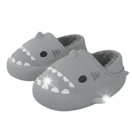 kapcie-domowe-pluszowe-rekiny-ocieplane-laczki-shark-38-39