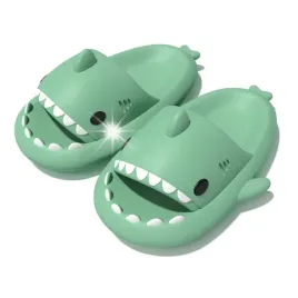 grube-klapki-na-basen-rekiny-antyposlizgowe-kapcie-shark-zielone-38-39
