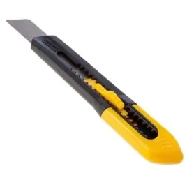 stanley-noz-z-ostrzem-lamanym-18mm