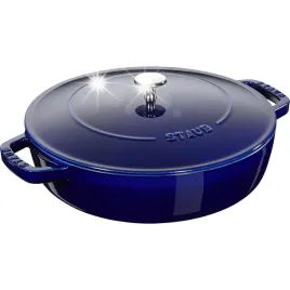 staub-zeliwna-patelnia-do-duszenia-z-pokrywka-28-cm-niebieska-francuska