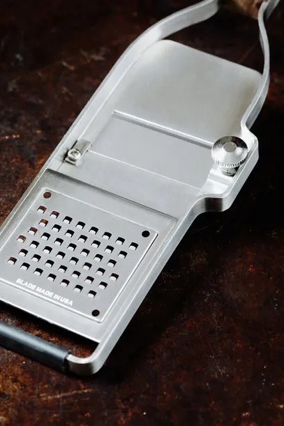 microplane-master-mandolina-do-trufli-2w1
