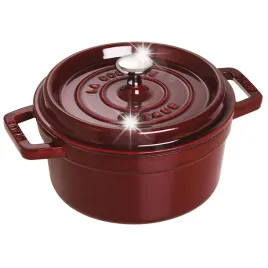 staub-la-cocotte-garnek-zeliwny-okragly-2-6-ltr-grenadynowy