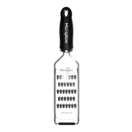 microplane-gourmet-tarka-wielofunkcyjna-do-skorki-cytrusa-serow-ostra