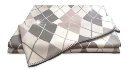joop-koc-150x200cm-w-krate-miekki-cieply-koc-dekoracyjny