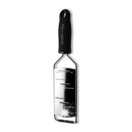 microplane-tarka-do-tarcia-sera-parmezanu-stalowa-ostra-kuchenna