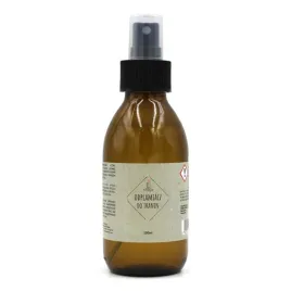 nowa-kosmetyka-odplamiacz-do-tkanin-150ml