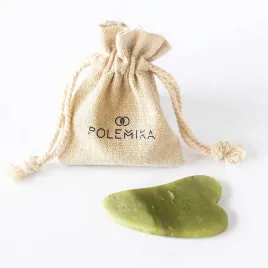 plytka-jadeitowa-polemika-do-masazu-twarzy-zielona
