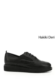 czarne-polbuty-damskie-skorzane-z-azurowaniem-i-sznurowaniem-41-5ga