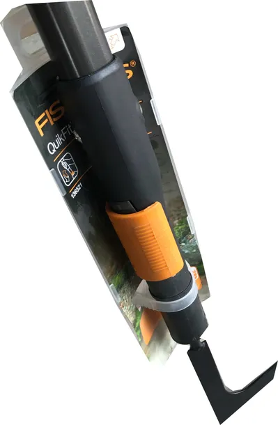 skrobak-fiskars-1000687