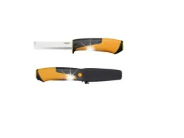 fiskars-noz-ciesielski-wbudowana-ostrzalka