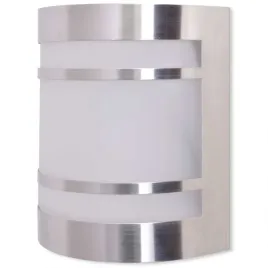 kinkiet-zewnetrzny-ze-szklanym-dyfuzorem-o-minimalistycznym-designie
