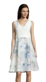 vera-mont-sukienka-elegancka-biala-z-wzorem-kwiatowym-i-dekoltem-v-46-7ba