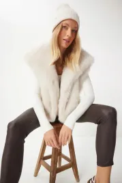 elegancka-kamizelka-damska-futrzana-bezowa-modna-stylowa-38-5ga