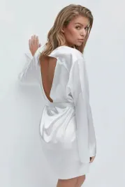 krotki-bialy-szlafrok-damski-z-otwartym-plecami-z-poliestru-xl-5ga
