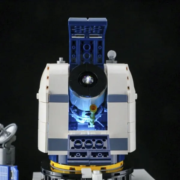 lumibricks-alpine-observatory-bohater-inny