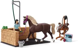 schleich-horse-club-washing-area-with-emily-and-luna-play-figure