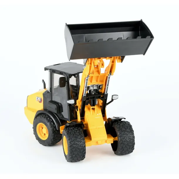 bruder-cat-compact-articulated-wheel-loader-model-vehicle-marka-bruder