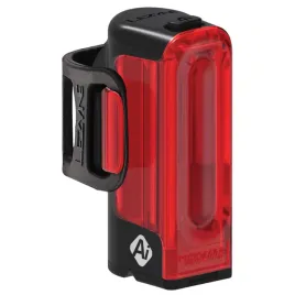 lampka-rowerowa-lezyne-strip-pro-ai-alert-usb-c-czarna-400-lm