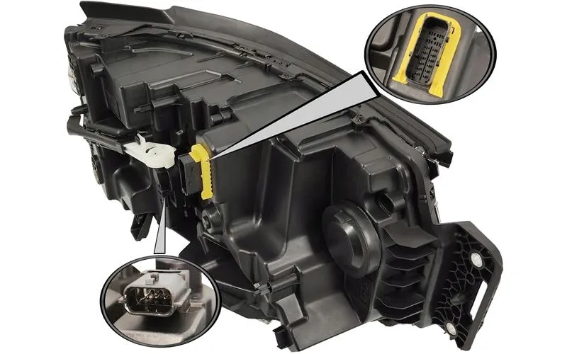 ren-range-t-evo-2021-reflektor-lewy