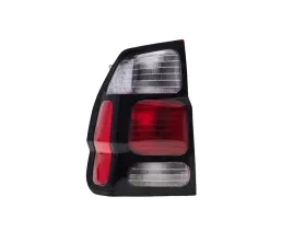 lampa-tyl-do-mitsubishi-pajero-sport-2000-2008-8330a059-lewa