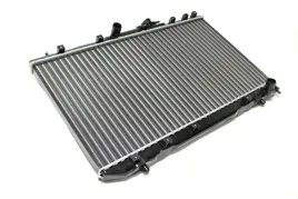 chlodnica-wody-toyota-avensis-t22-2-0td-164000b030