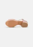 anna-field-sandaly-na-platformie-39-4cg-plec-produkt-damski
