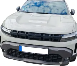 dacia-bigster-oslona-logo-przod-clean-look
