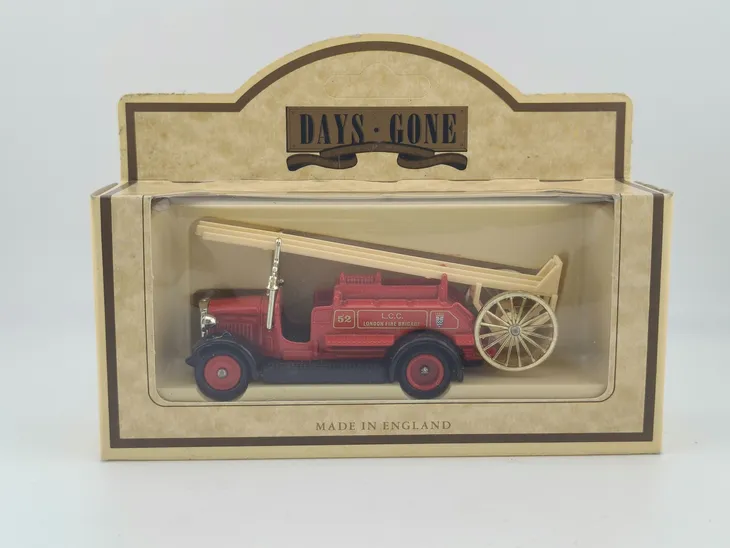 lledo-days-gone-1934-dennis-fire-engine-boxed