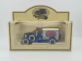 lledo-walkers-crisps-collectable-van-boxed