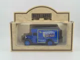 lledo-days-gone-1934-dennis-parcels-van-boxed