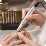 frezarka-do-paznokci-bezprzewodowa-profesjonalna-mocna-manicure-duzy-zestaw-marka-revento