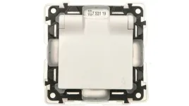 valena-life-gniazdo-pojedyncze-z-u-2p-z-schuko-ip44-z-przeslonami-bialy-753