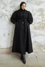 dlugi-czarny-plaszcz-damski-z-paskiem-i-bufiastymi-rekawami-38-5ga