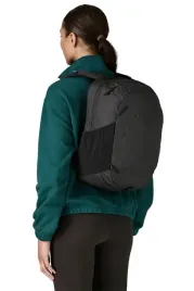 plecak-na-laptopa-patagonia-atom-day-pack-24l-black