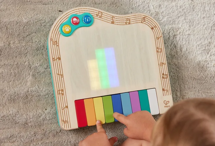 pikselowe-pianinko-hape-wysokosc-produktu-25-cm