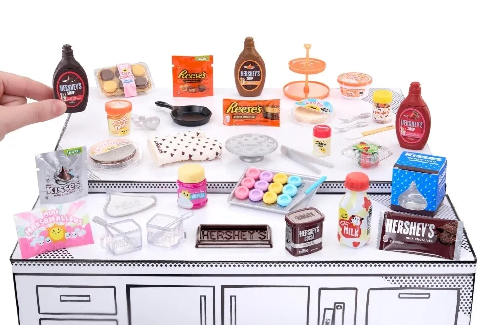 mga-s-miniverse-make-it-mini-hershey-s-multipack
